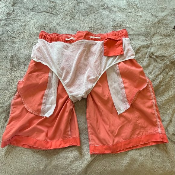 St. John's Bay coral men's swim shorts Size L - Picture 3 of 7
